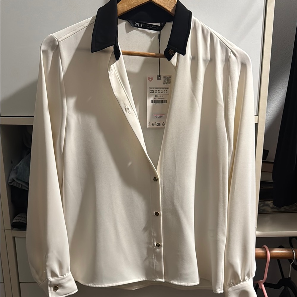 Zara White Long Sleeve Button Down Shirt with Notched Collar